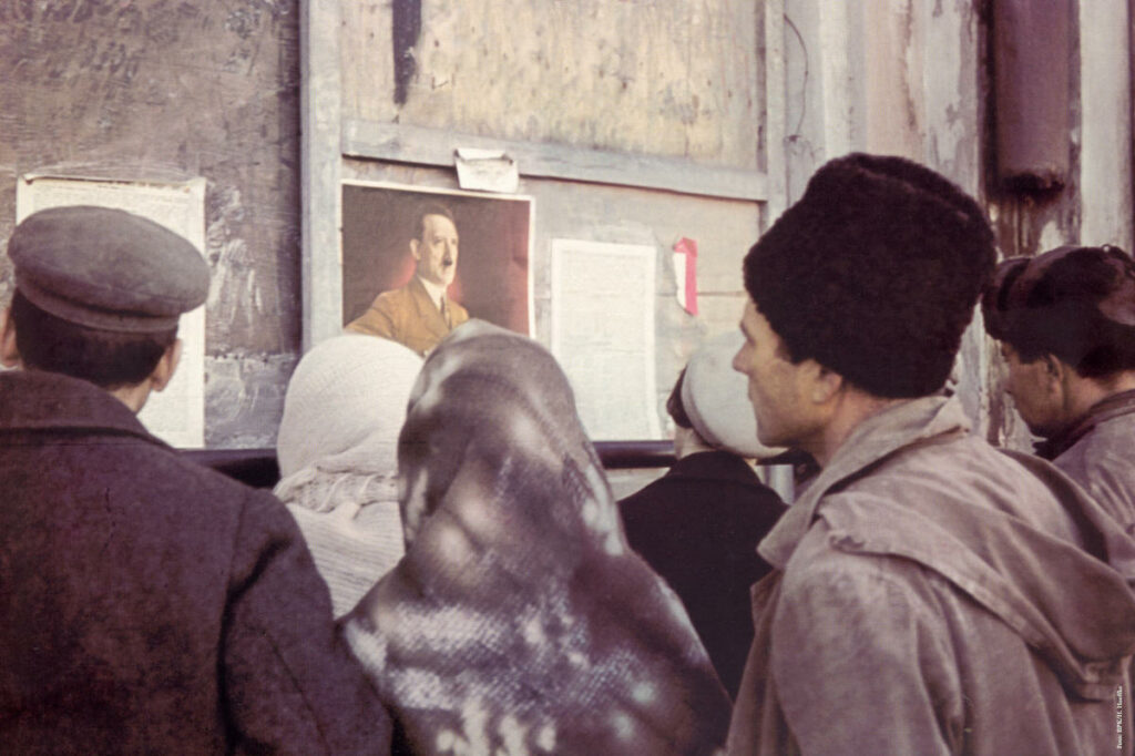 Життя в окупації (Фото – mourningtheancient.com)