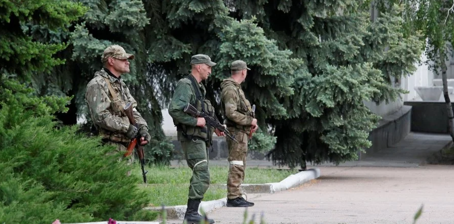 Бойовики «ДНР» в окупованому Світлодарську, 25 травня 2022 року