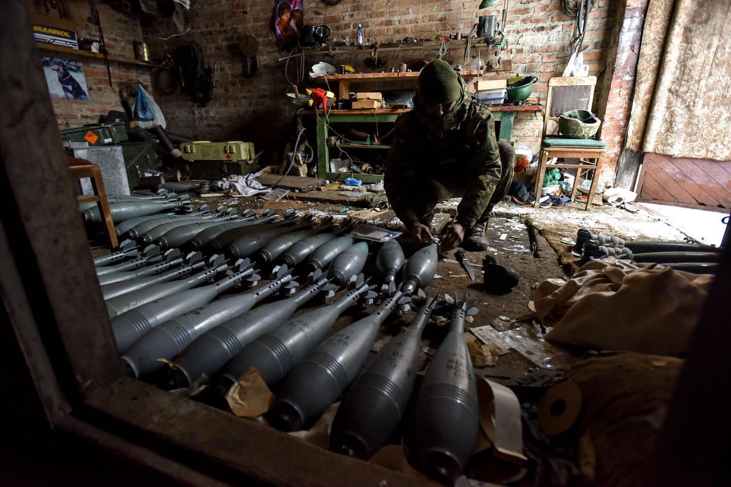 Український військовослужбовець на сході України, 17 лютого 2023 року.