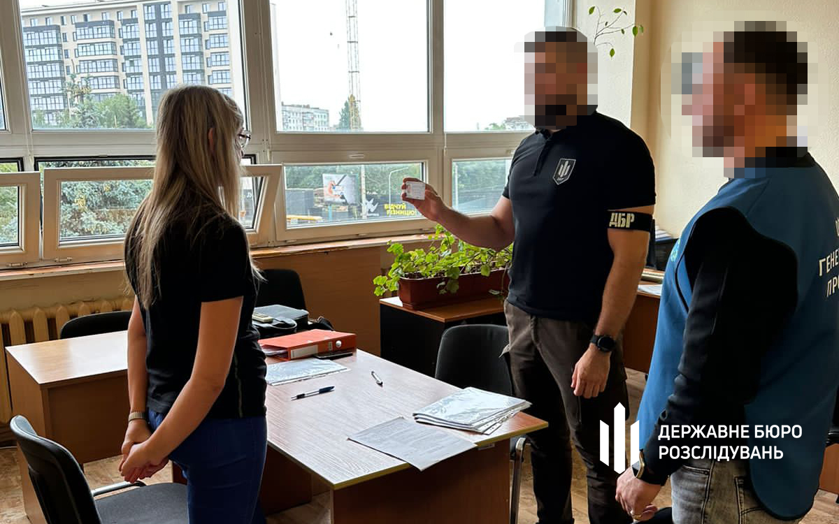 vikrilo-na-poltavshhini-kerivnictvo-podatkovoi-yake-dopomagalo-miscevim-pidpriemstvam-obkradati-derzhavnij-byudzhet-2