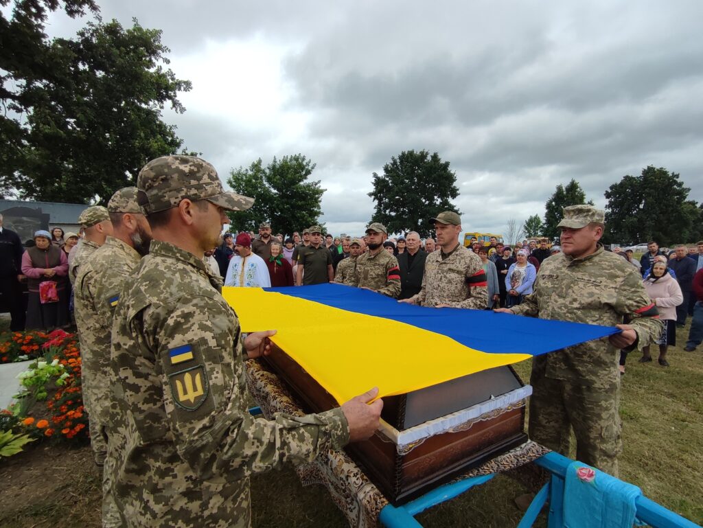 Прощання з воїном, якого впізнали за ДНК