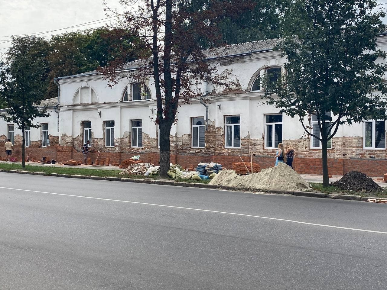 Школа у центрі Полтави