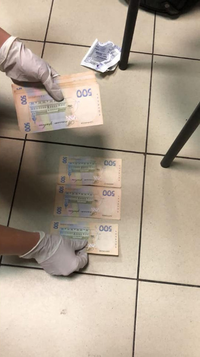 Вилучені гроші під час затримання