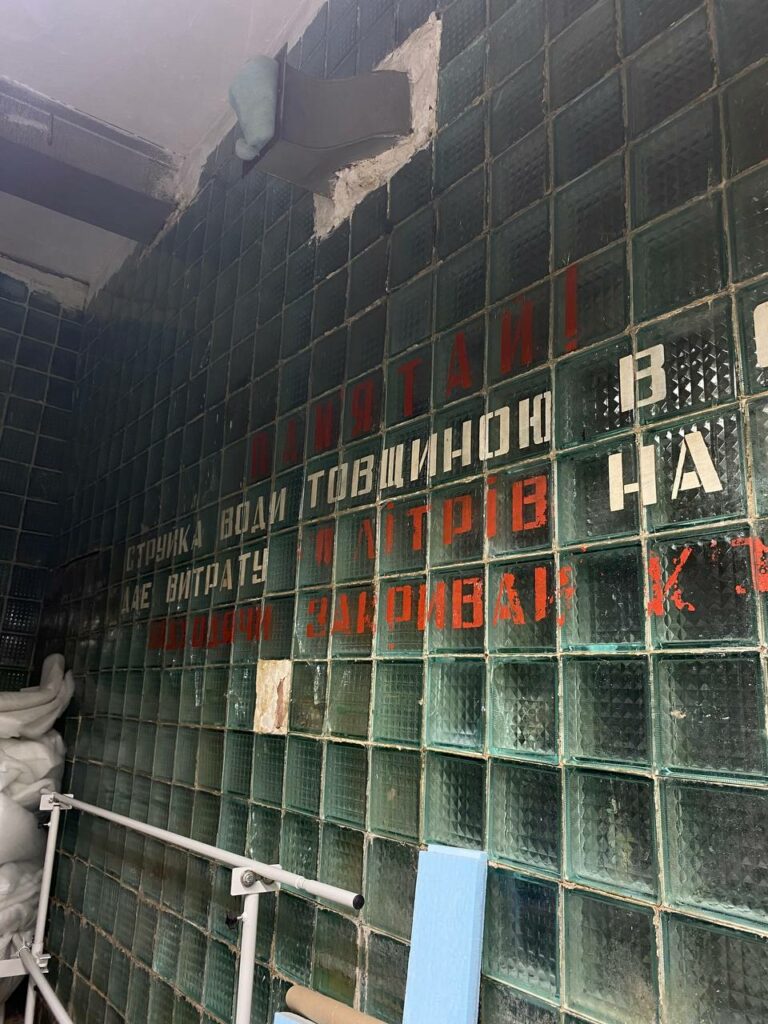 Скляні стіни – елементи багатьох старих будівель, Івано-Франківськ