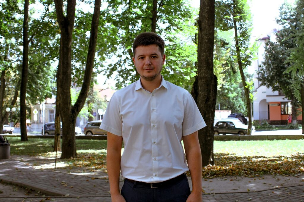 Артем Іванюк