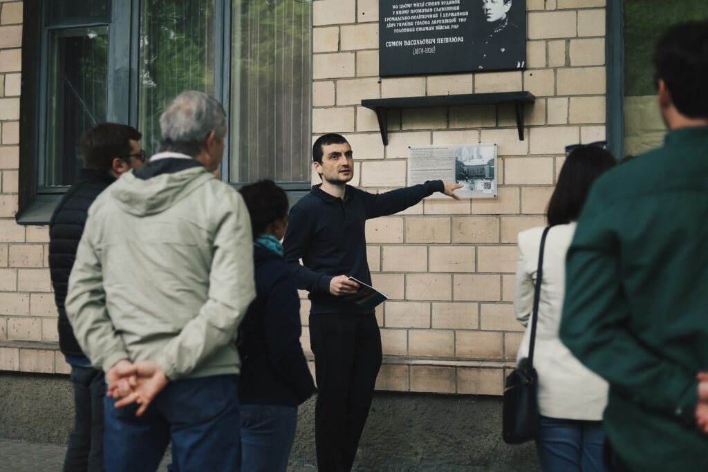 Історичні таблички в Полтаві презентує Артур Ароян