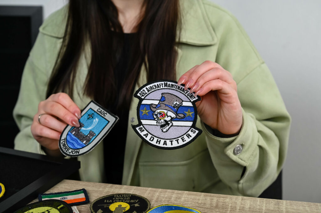 шеврони і патчі. Де купити дошку