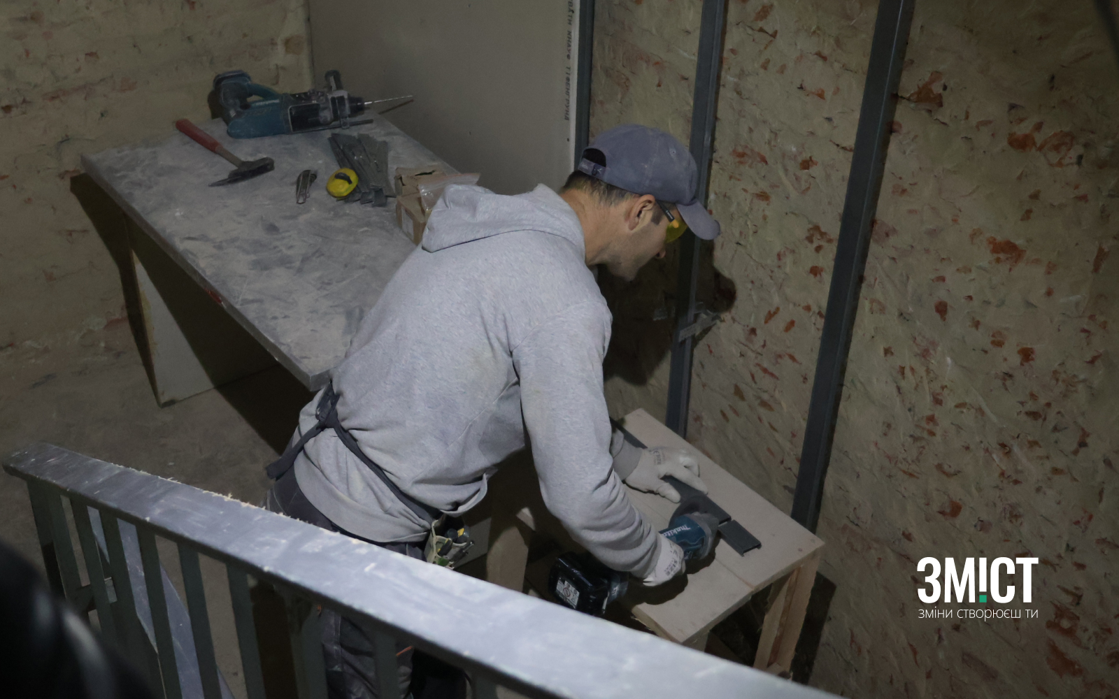 Ілюстративне фото. Будівельник у Полтаві