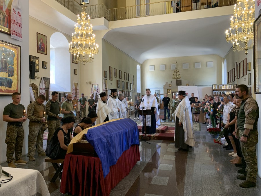 Прощання з воїном.