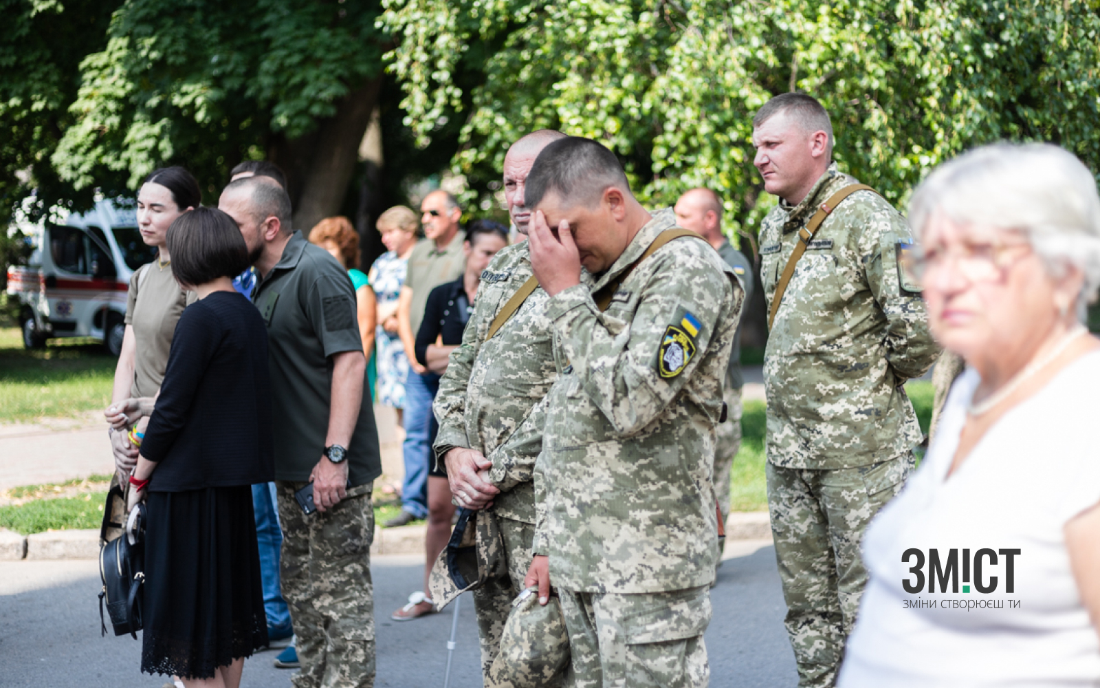 Хвилина мовчання під час прощання у Полтаві