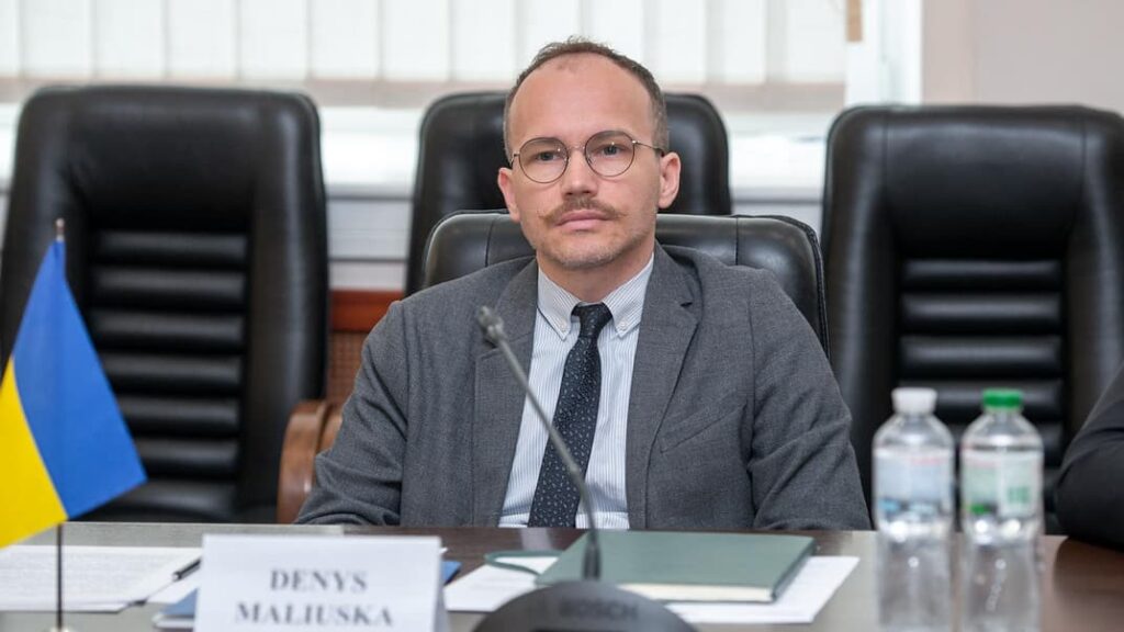 Денис Малюська повідомив: десятки вʼязнів стають до лав війська