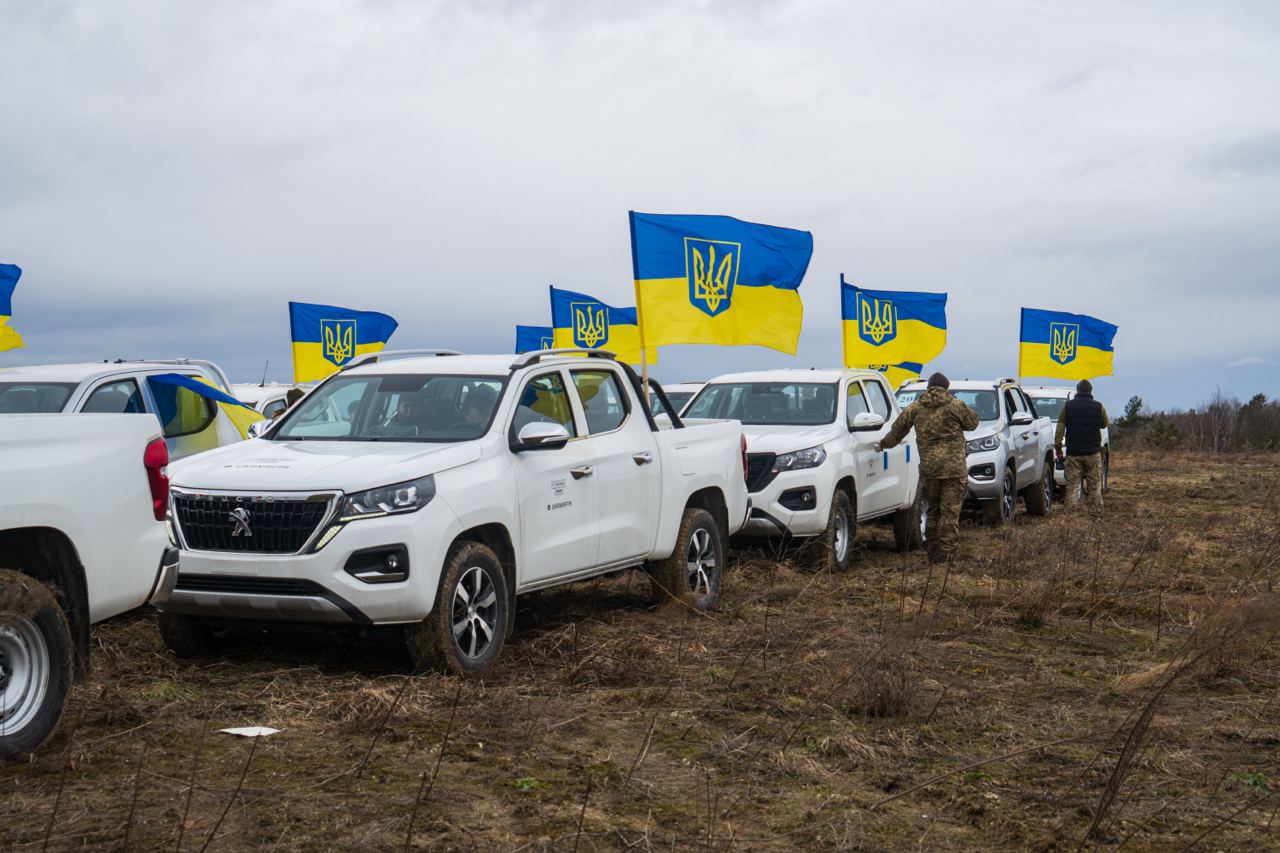Полтавські захисники отримали 31 новий позашляховик