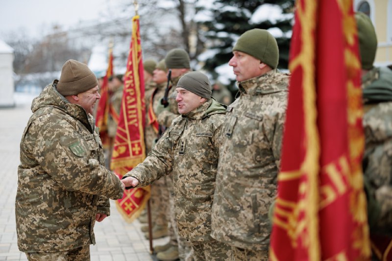 Олександр Чахлов на урочистотях з командуванням
