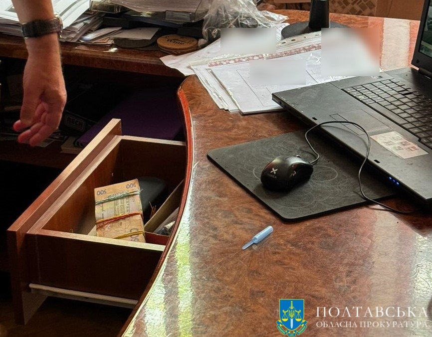 Робоче місце керівника «Полтавафармації» у день затримання: розсдіування вимагання