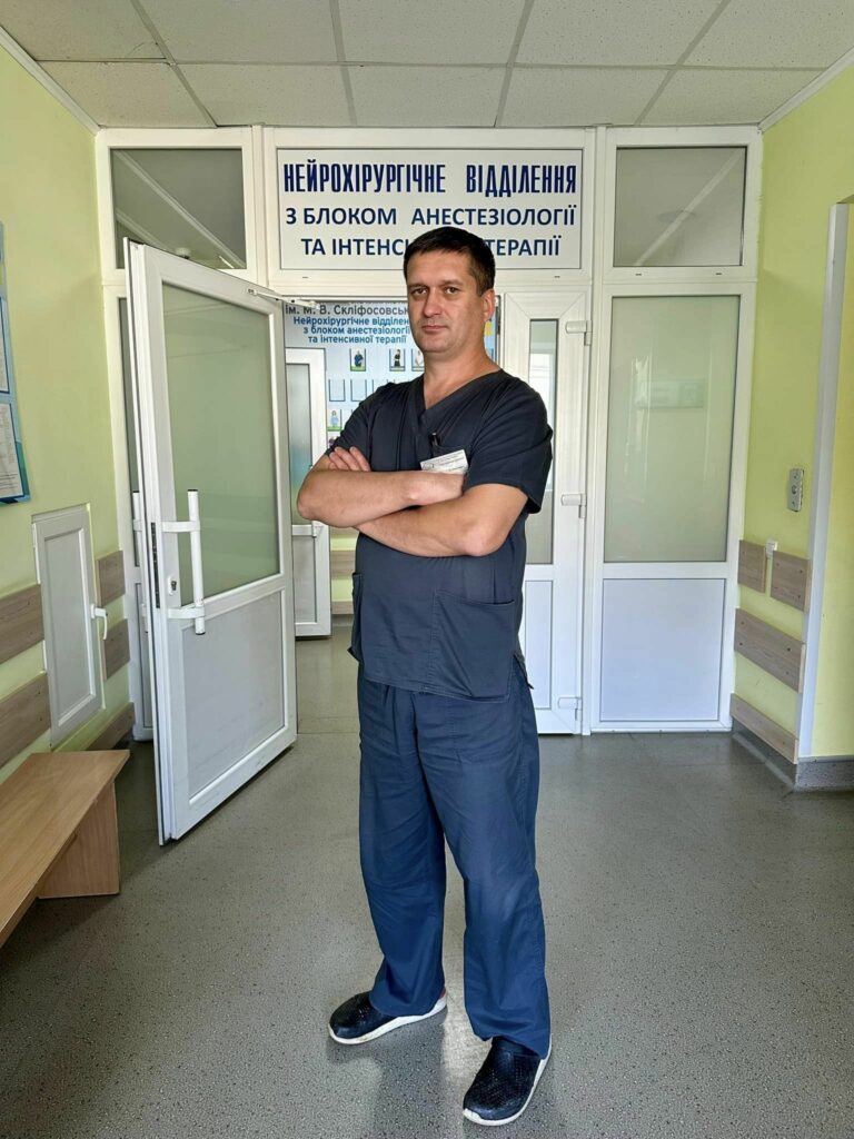 Нейрохірург врятував пацієнта з інсультом