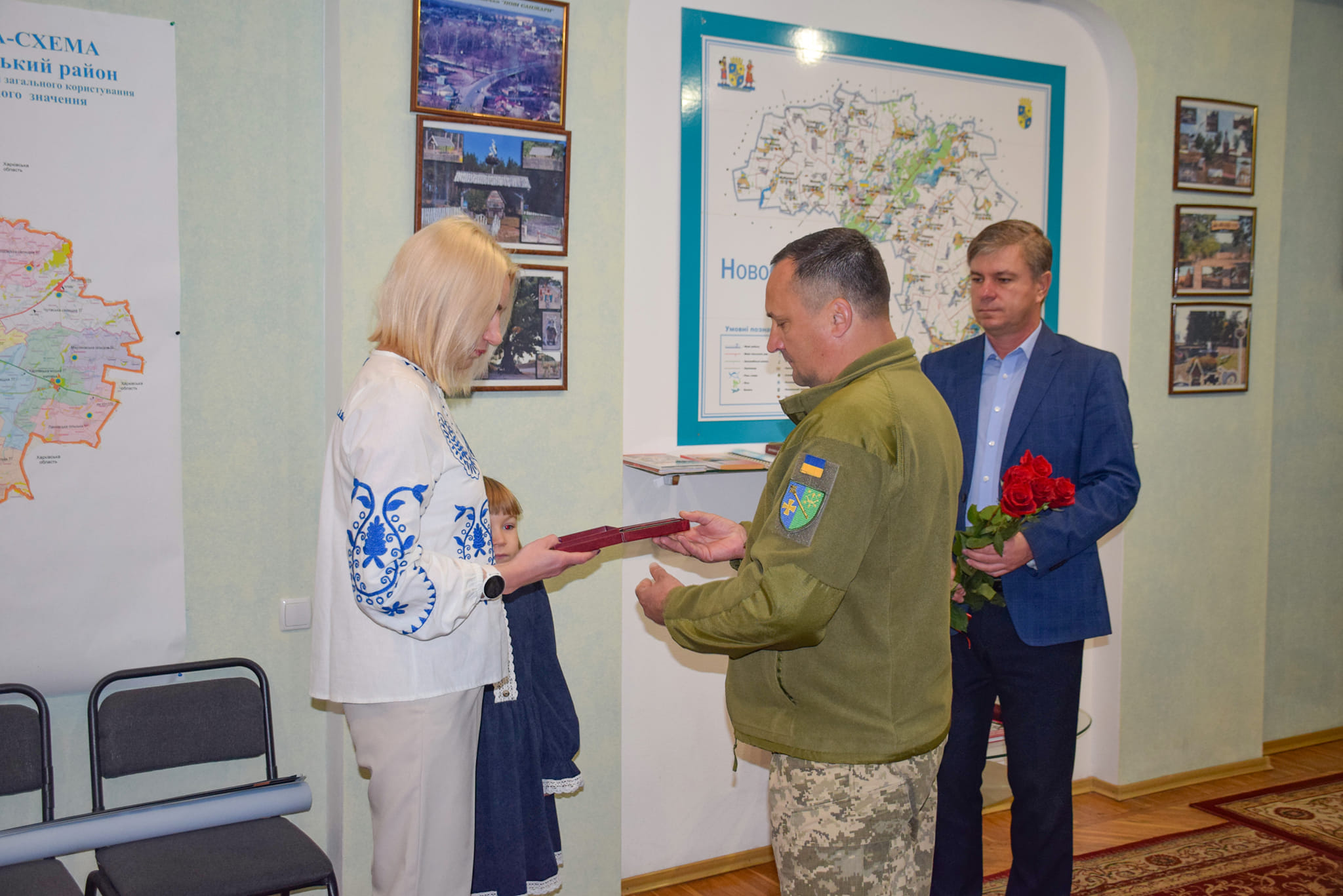 Рідним полеглого воїна передали нагороду.