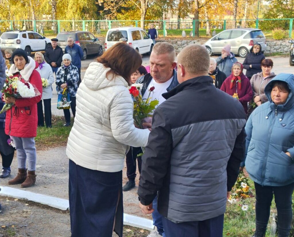 Фото з церемонії відкриття меморіальних дошок. Фото Оржицької громади.
