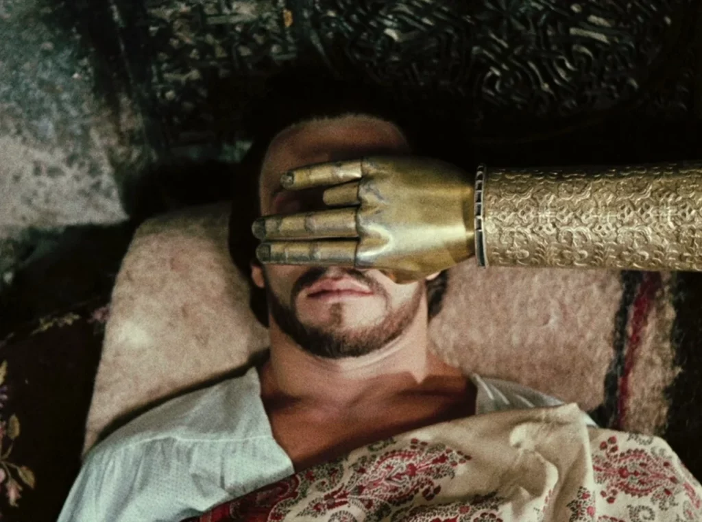 Кадр з фільму «Колір граната».