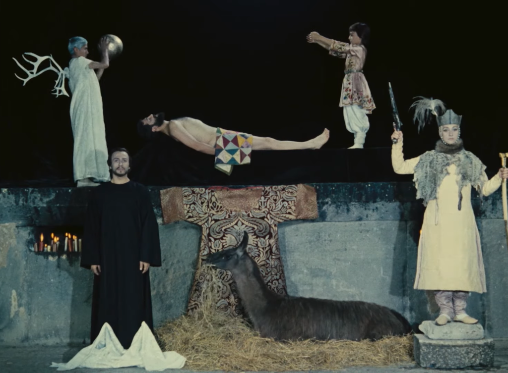 Кадр з фільму «Колір граната».