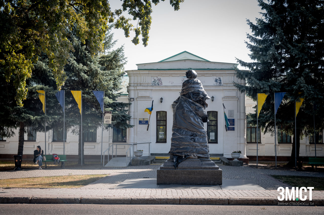 Пам’ятник Петру І у заповіднику «Поле Полтавської битви».
