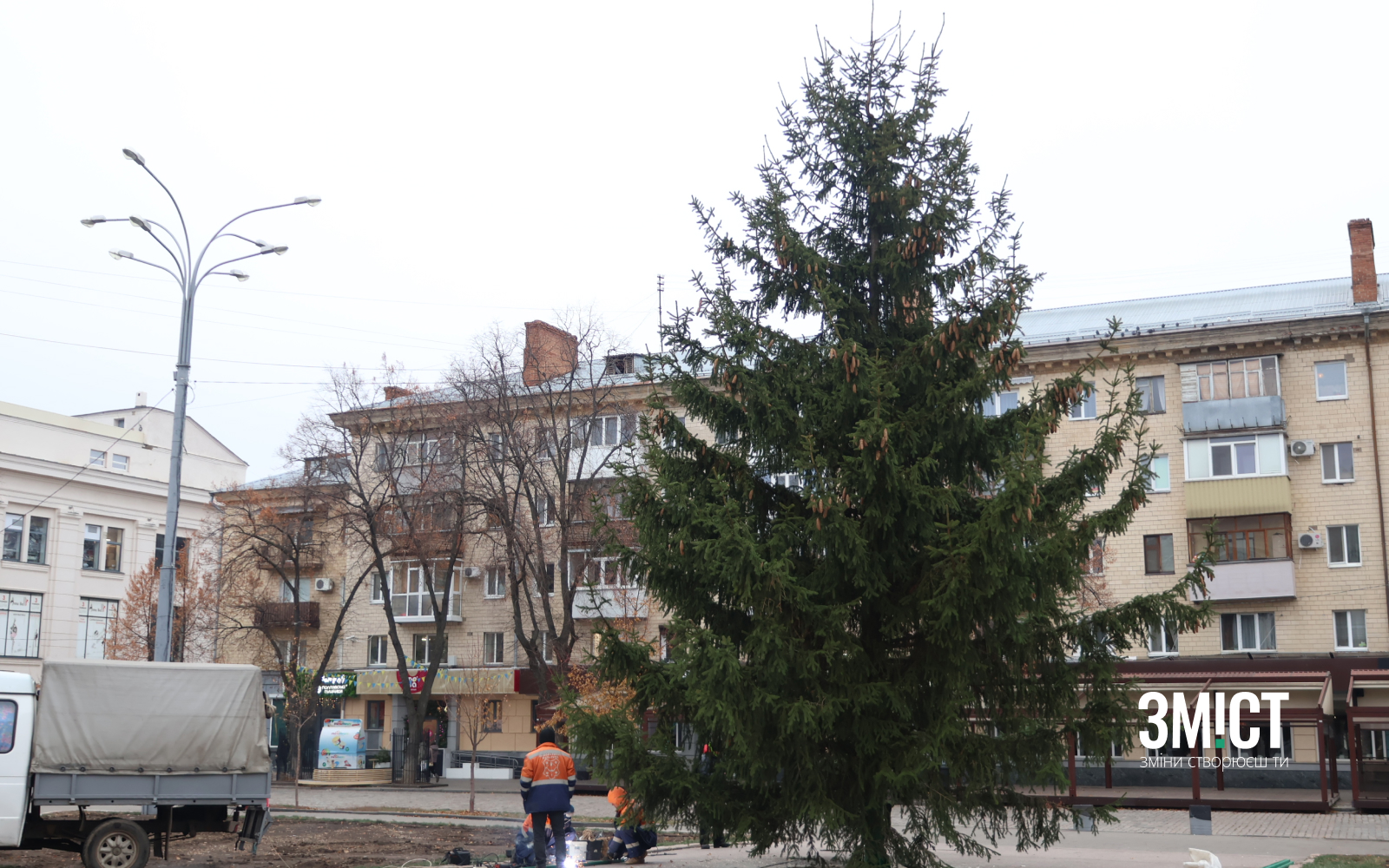 Новорічна ялинка в Полтаві