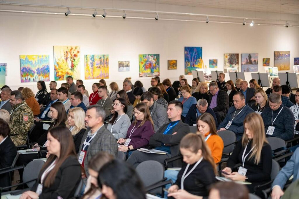 Центр допомоги врятованим у Полтаві взяв участь у регіональному міжвідомчому форумі «Права людини: шлях стійкості, виклики та перспективи Полтавщини».