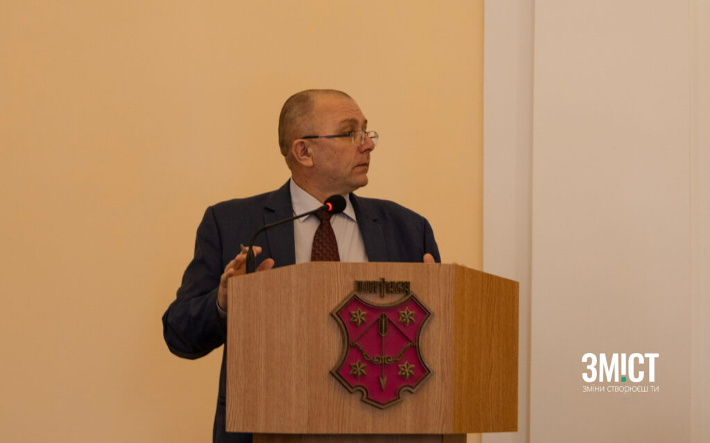 Управління адміністративних послуг прдставяв працівник Бугрій