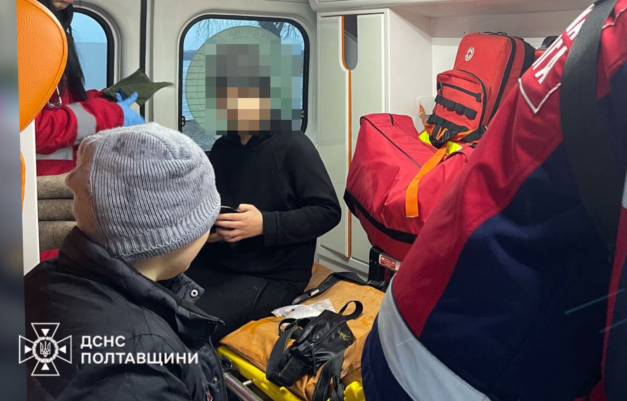 Діти впали під кригу: порятунок місцевими