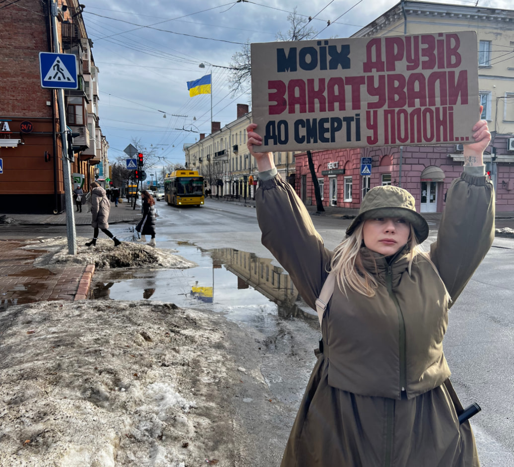 Олександра Каладжиєва. Акція на підтримку полонених у Полтаві