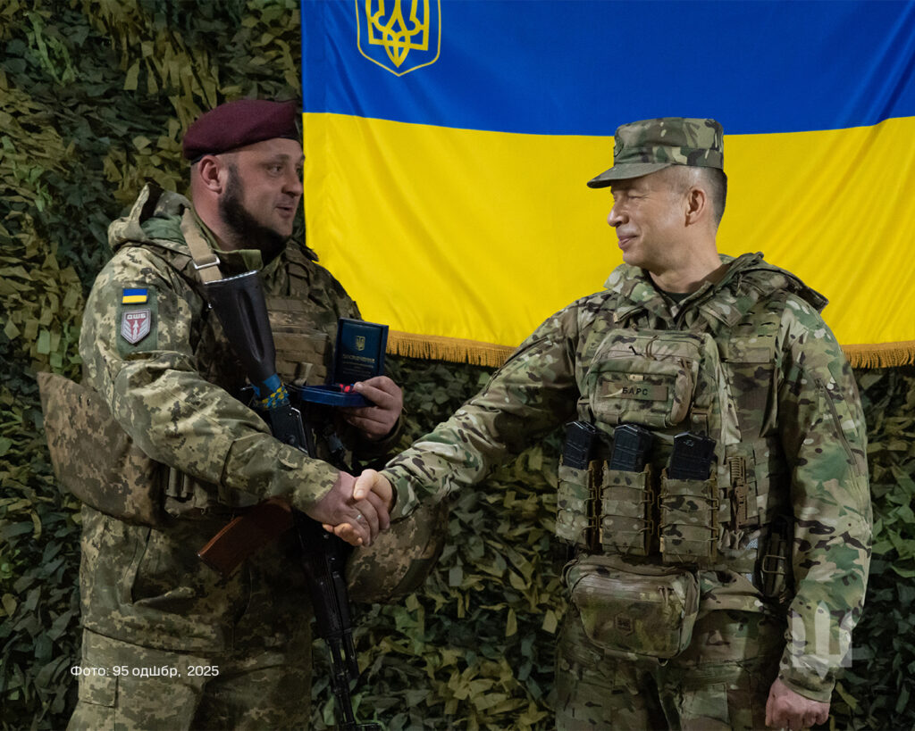 Золотий хрест здобув десантник під Суджею 