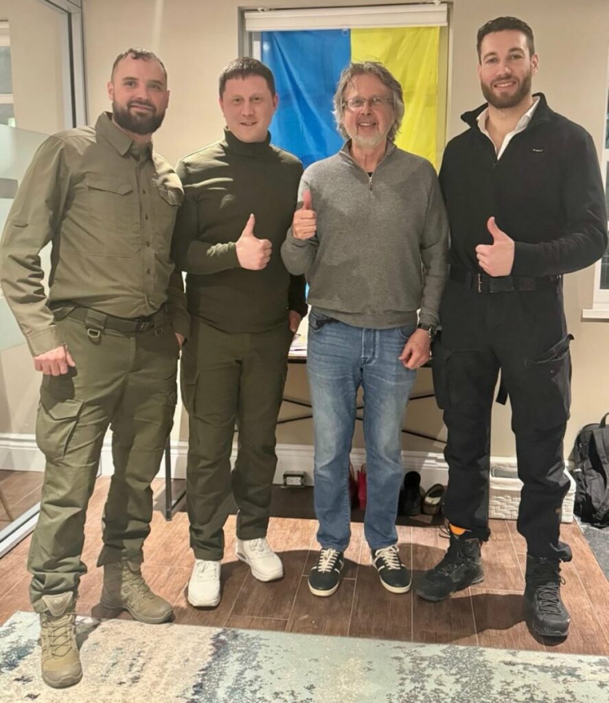 Українські воїни на зустрічі із сенатором Стеном Кучером.  18 бригада у Канаді