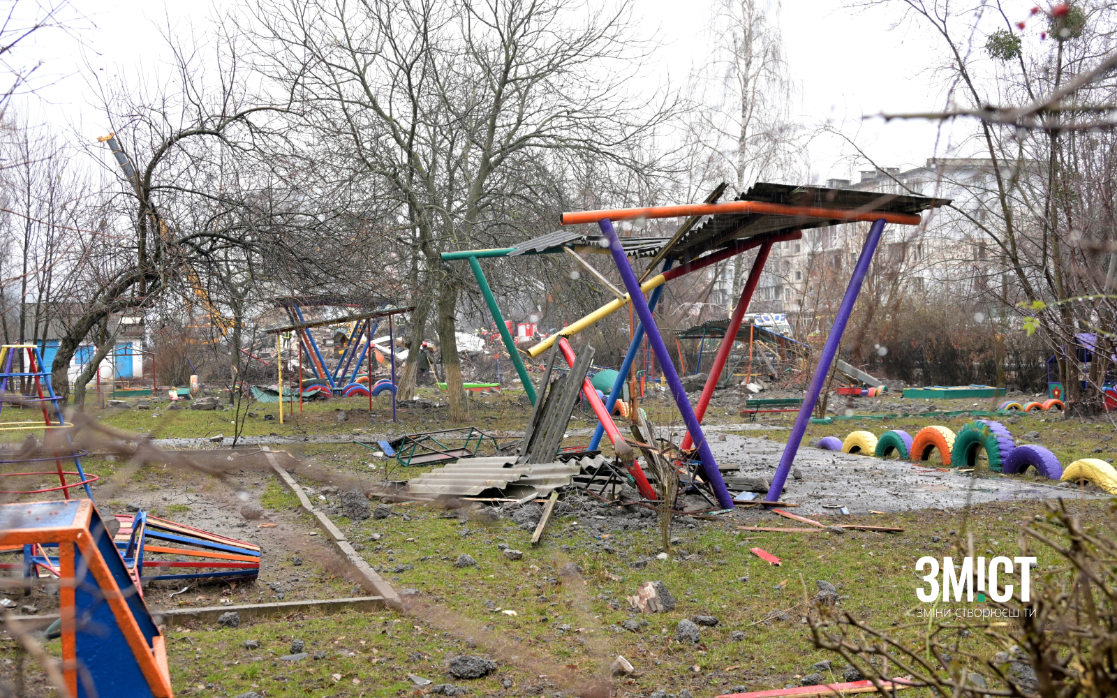 Наслідки обстрілу біля дитсадка «Горобинка» 1 лютого