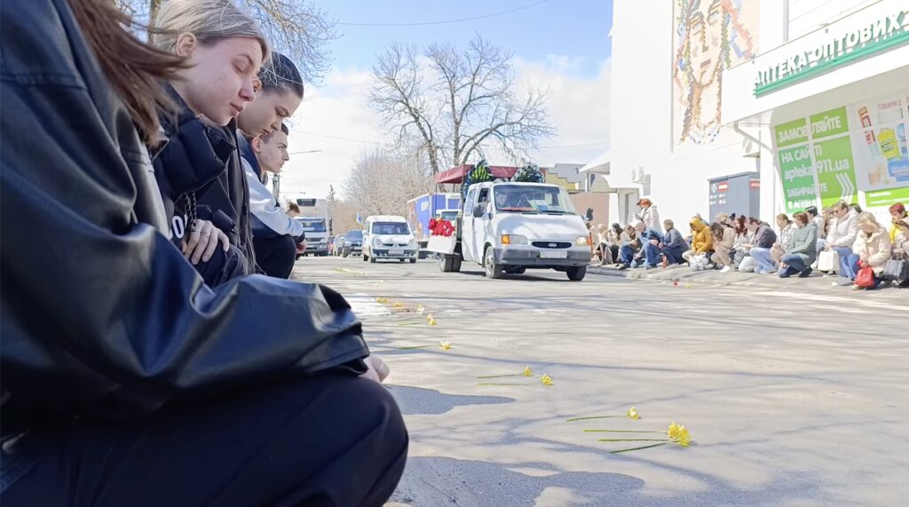 Скриншот з відео про прощання з Віталієм Козером