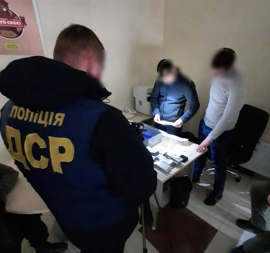 Підкуп суддів: двох адвокатів посадять на майже 5 років