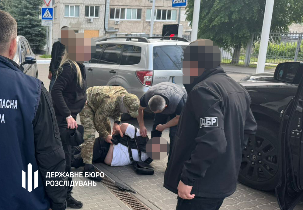 ДБР затримали підозрюваних