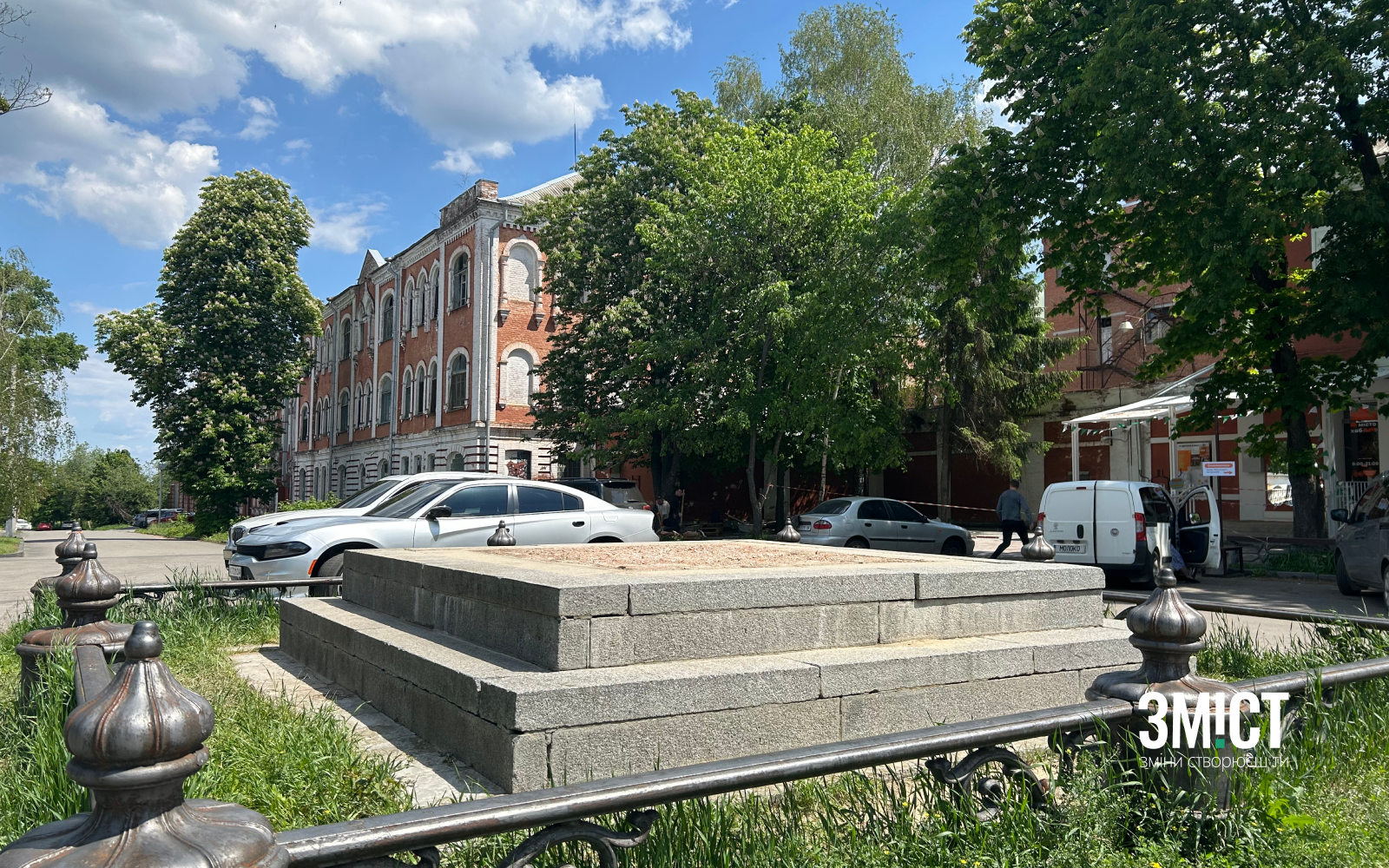 Демонтований пам’ятник на місці відпочинку Петра І.