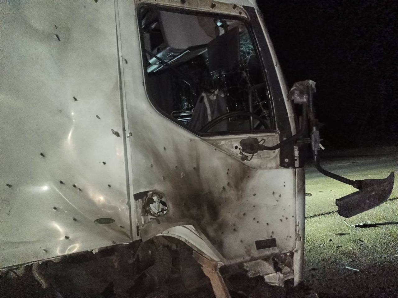 Обстріляна росіянами вантажіка