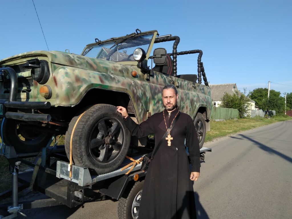 Волонтерство – важливий складник сучасного життя України. Волонтери й волонтерки підтримують наших військових. І ця історія – про них.