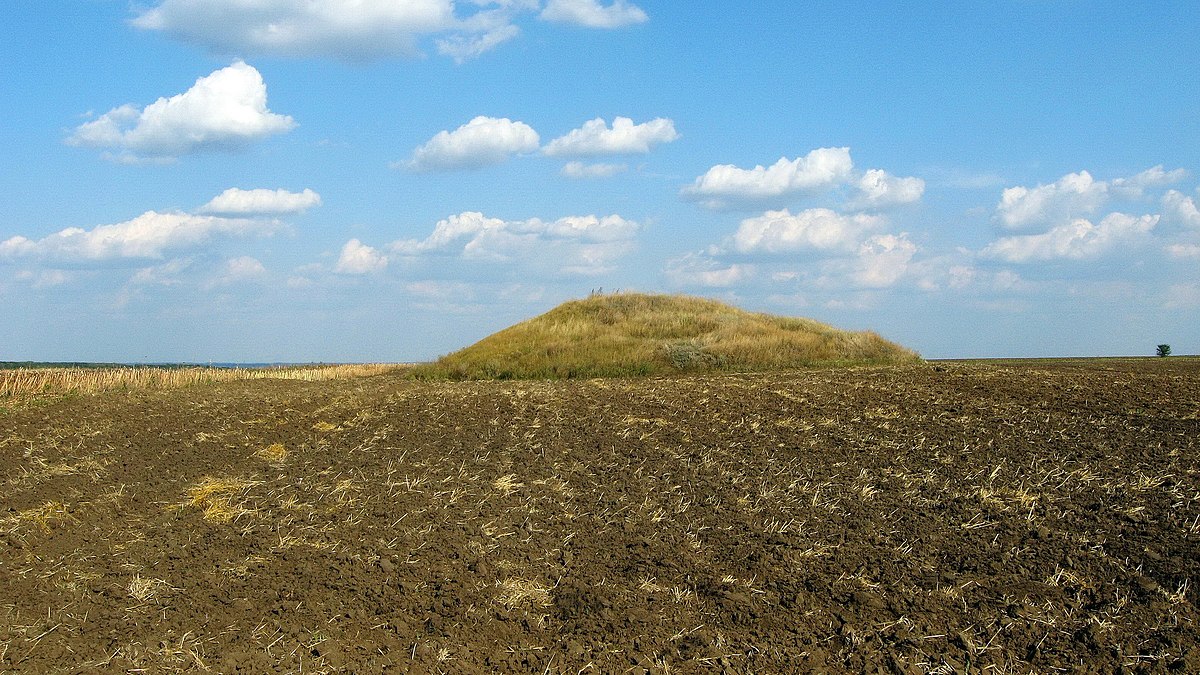 Ілюстративне фото. Курган посеред поля на Запоріжжі