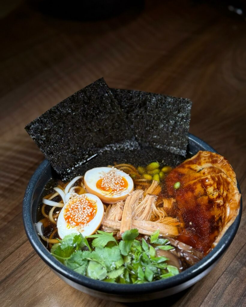 Паназійська кухня Полтави: де подають справжній рамен, том ям і смажений рис