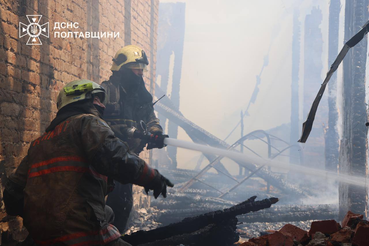 Ліквідація наслідків удару по ТЦК Кременчука