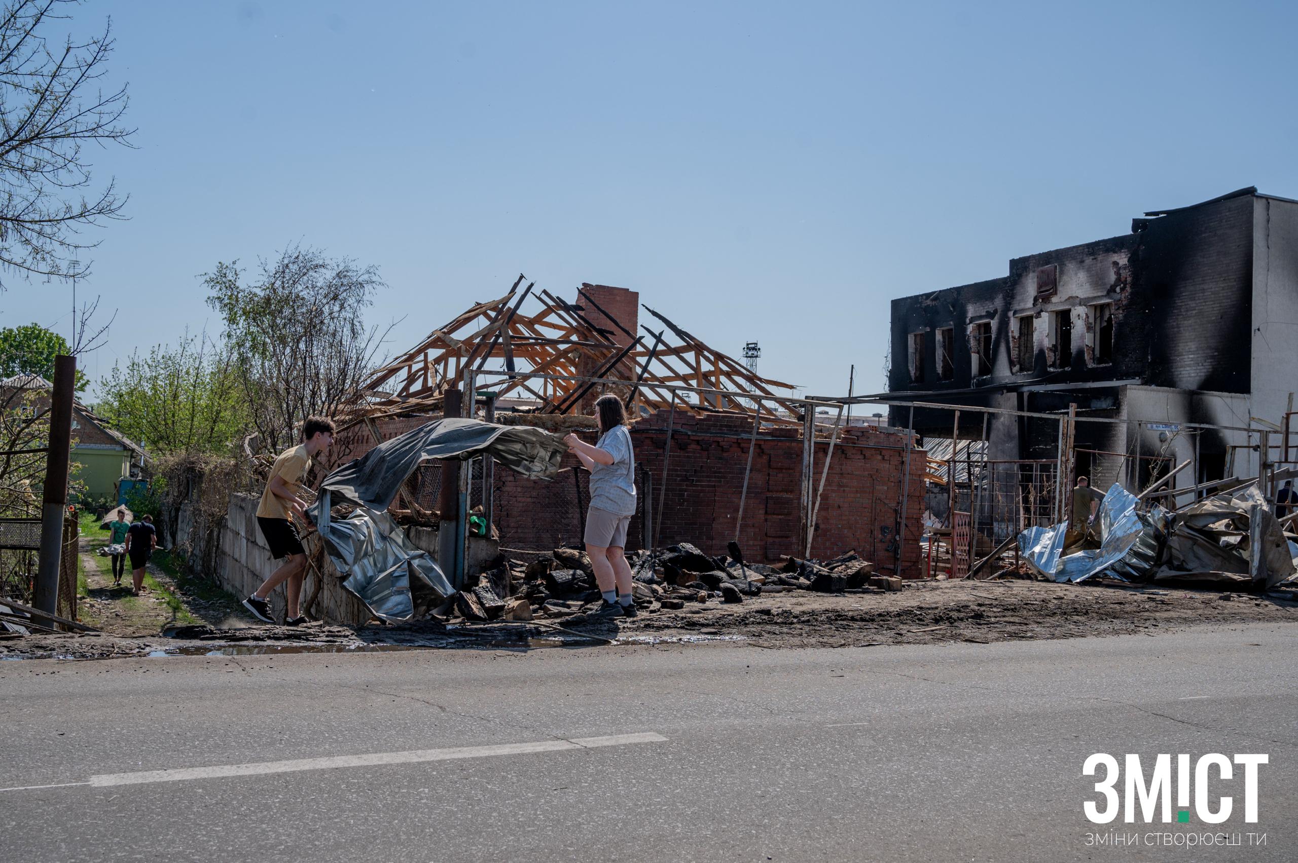 Ілюстративне фото. Постраждалий від обстрілу 23 квітня будинок на вул. Охтирський шлях