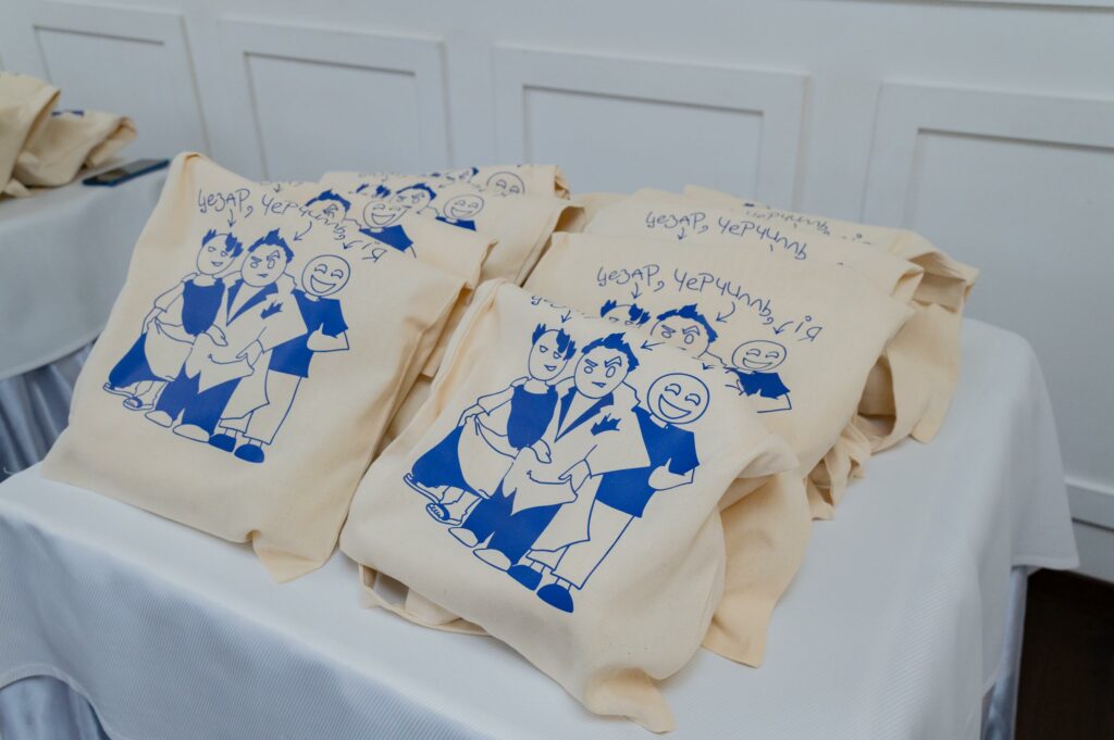 Дебатний клуб «Неформат» – перший турнір