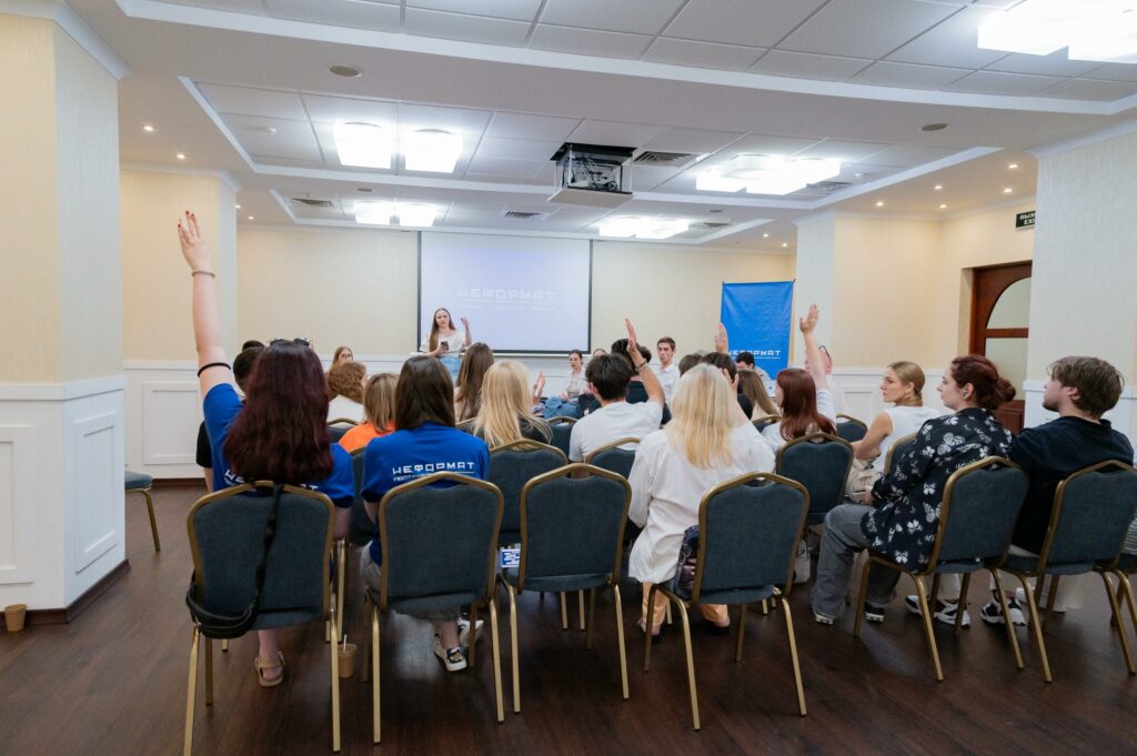 Дебатний клуб «Неформат» – перший турнір