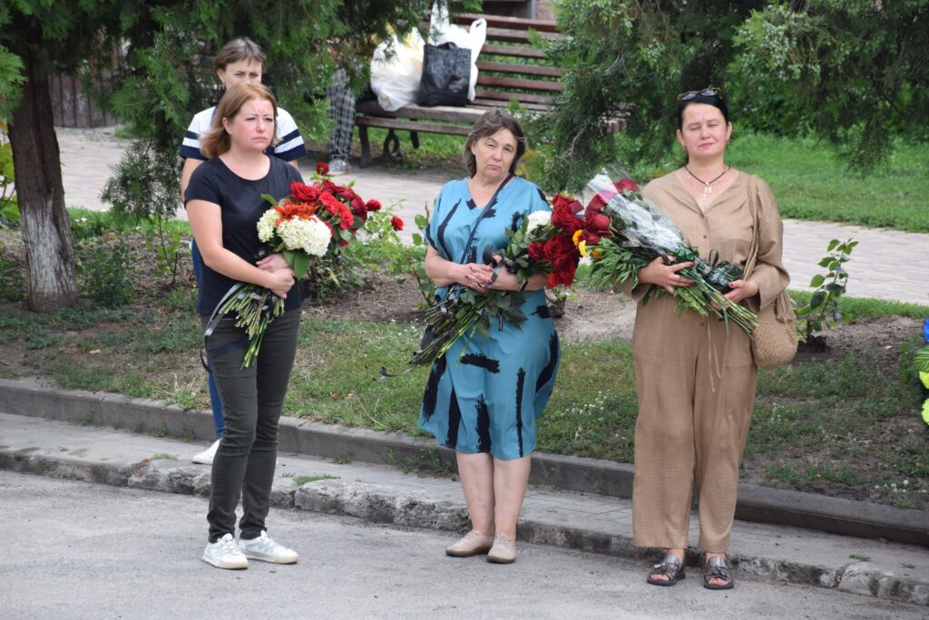 Максим Жорняк та ще двоє його побратимів загинули від ворожого обстрілу. 21 липня Новосанжарська громада провела героя у вічність. 