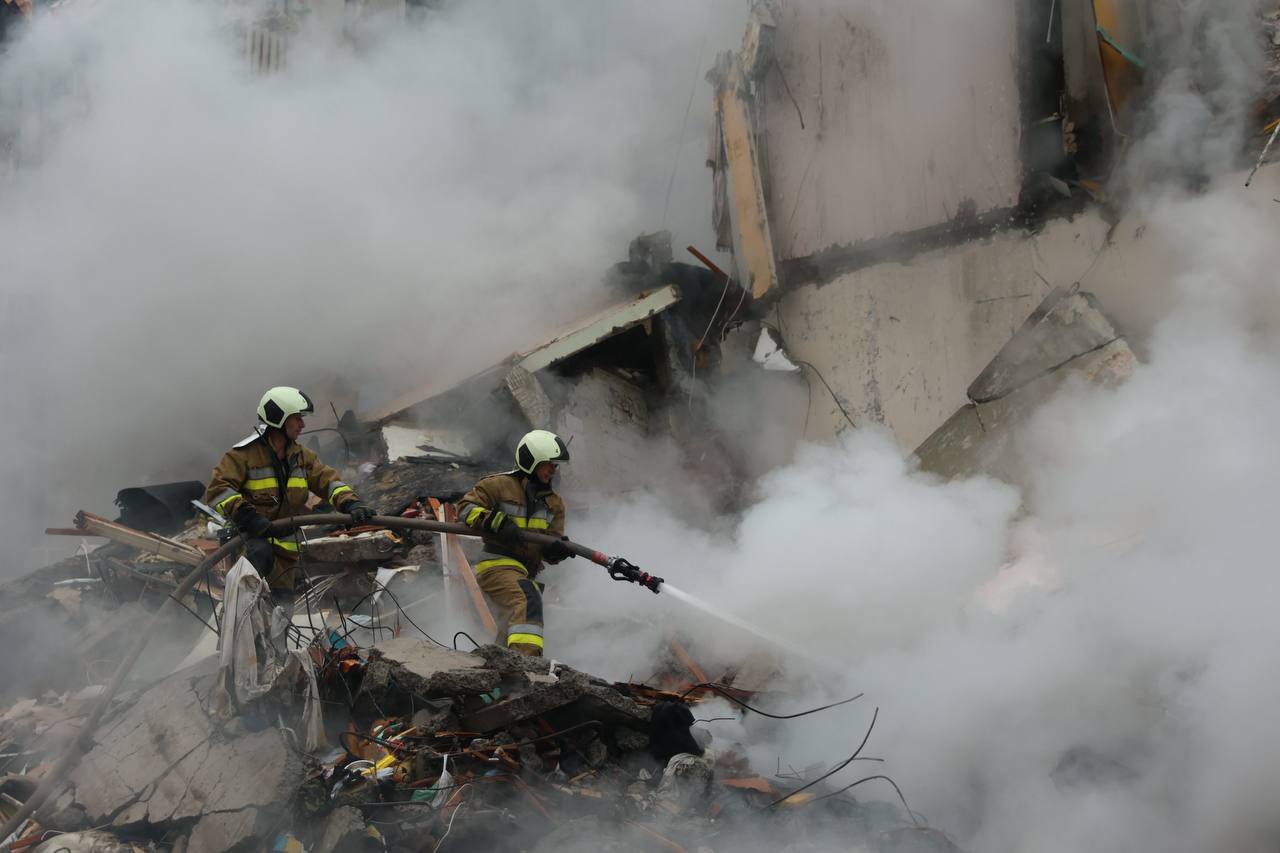 Наслідки російського обстрілу в Києві.