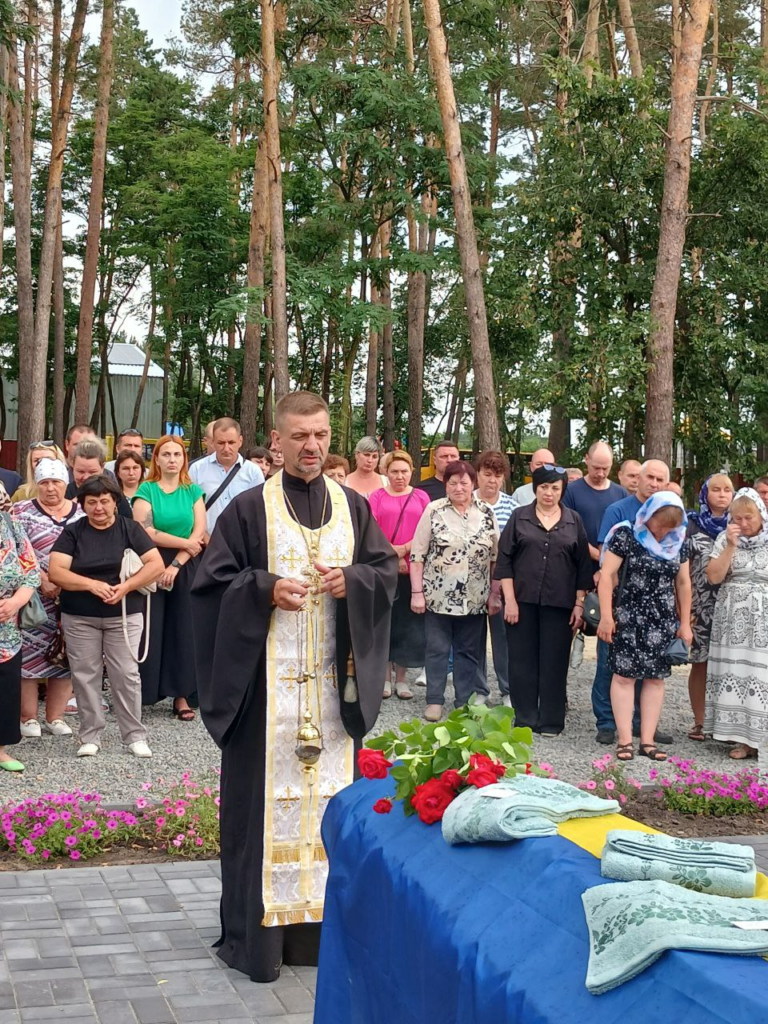 «Був витривалим танкістом». Полтавщина прощалась з полеглим воїном Тарасом Каблучкою