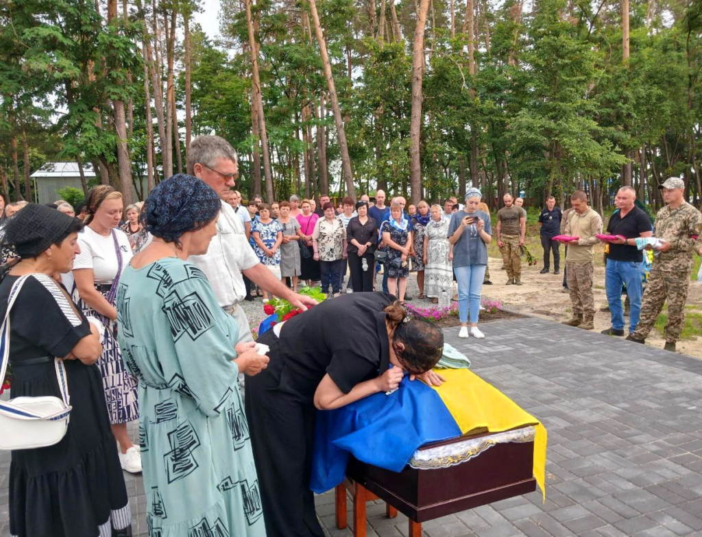«Був витривалим танкістом». Полтавщина прощалась з полеглим воїном Тарасом Каблучкою
