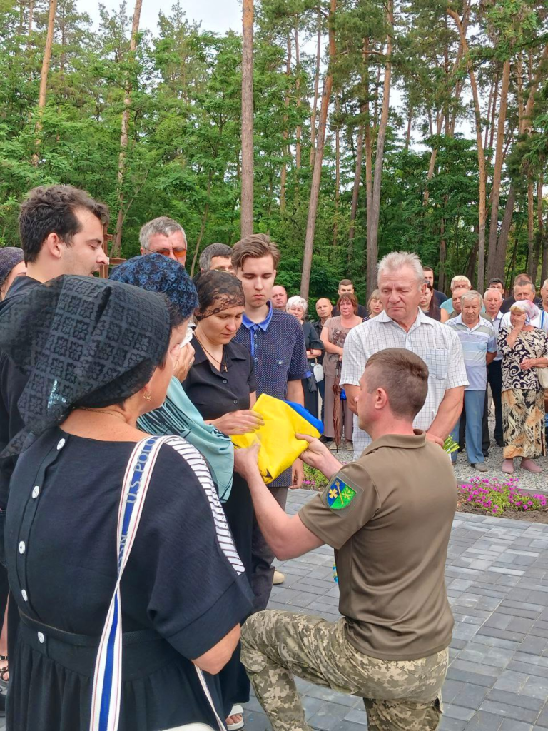 «Був витривалим танкістом». Полтавщина прощалась з полеглим воїном Тарасом Каблучкою