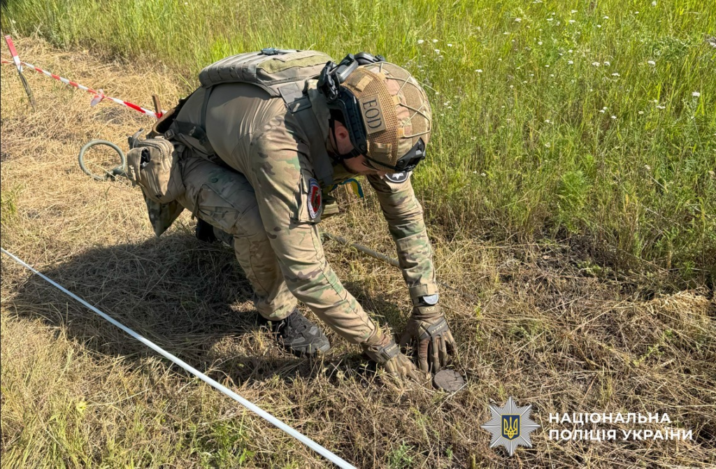 Вибухотехніки з Полтавщини знешкоджують російські дрони на Харківщині (ФОТО)